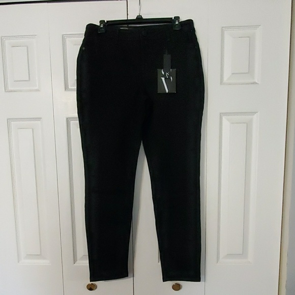 Simply Vera Vera Wang Denim - Vera Wang Slimming Stretch Jean's, NWT. Sz. 10